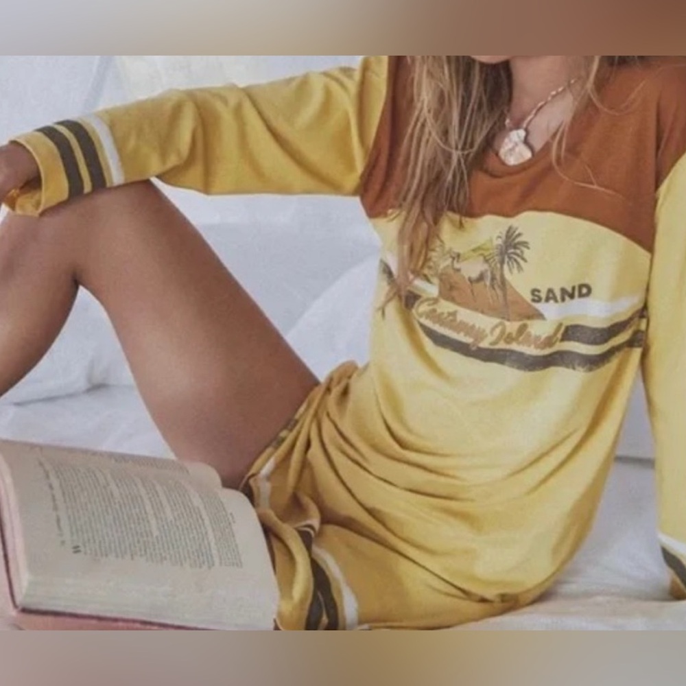 White sand castaway island tee dress